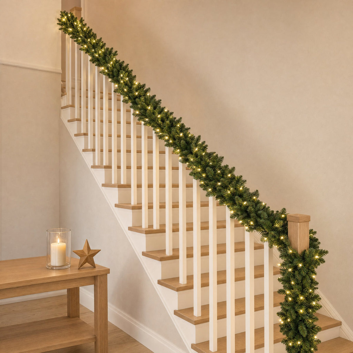 Weihnachtsgirlande, 10 m, Mit LED-Beleuchtung – Szene